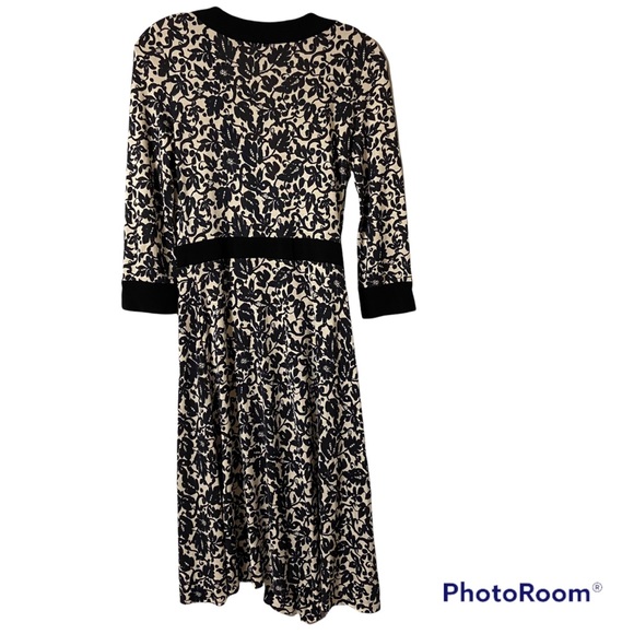 Diane von Furstenberg Black & Ivory Pure Silk Wrap Dress Size 4 - Picture 2 of 10